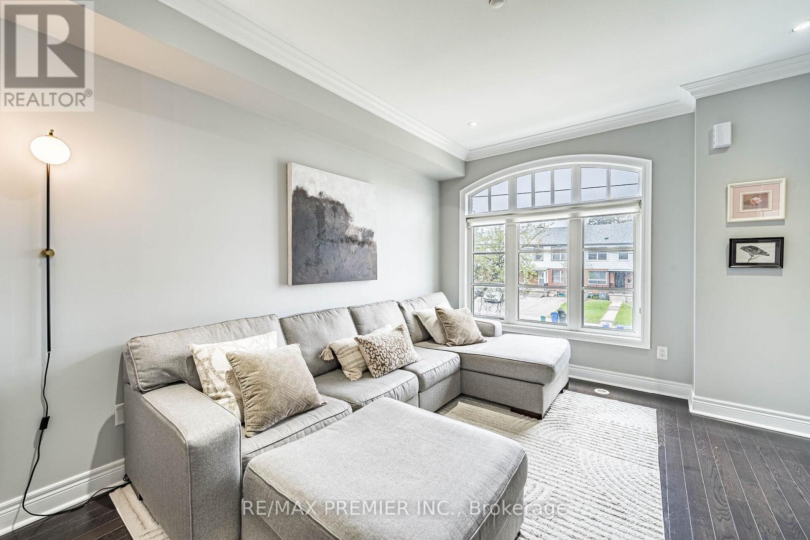 #16 8321 KIPLING AVENUE - 12