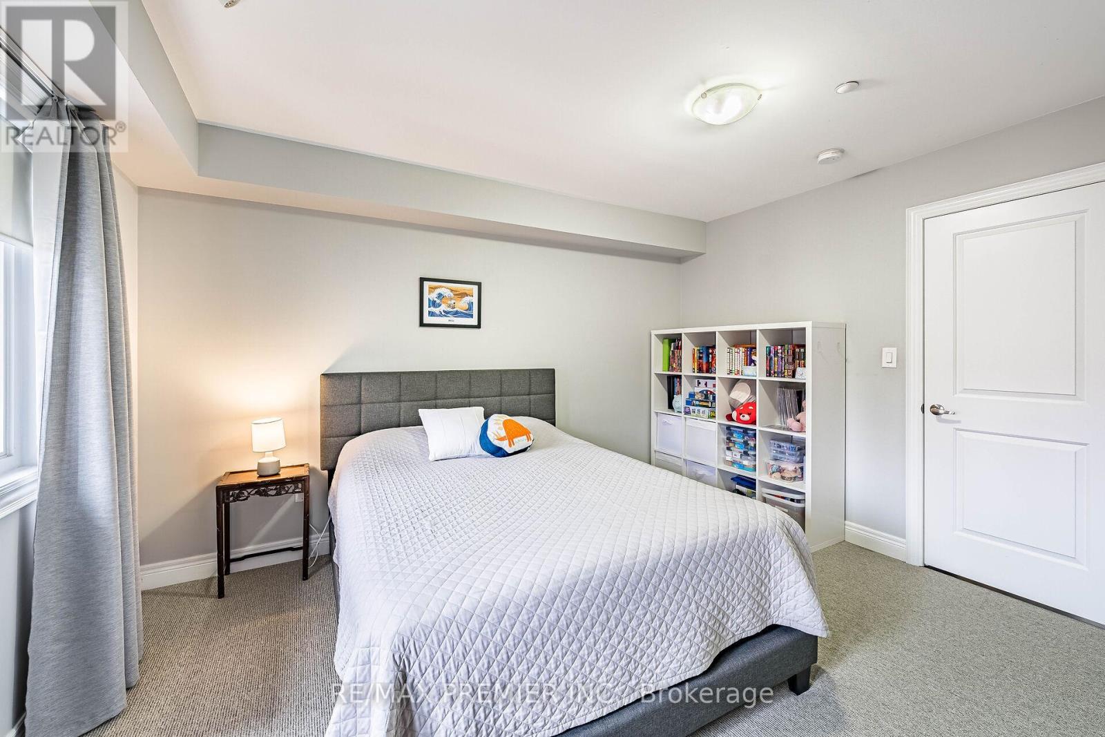 #16 8321 KIPLING AVENUE - 16