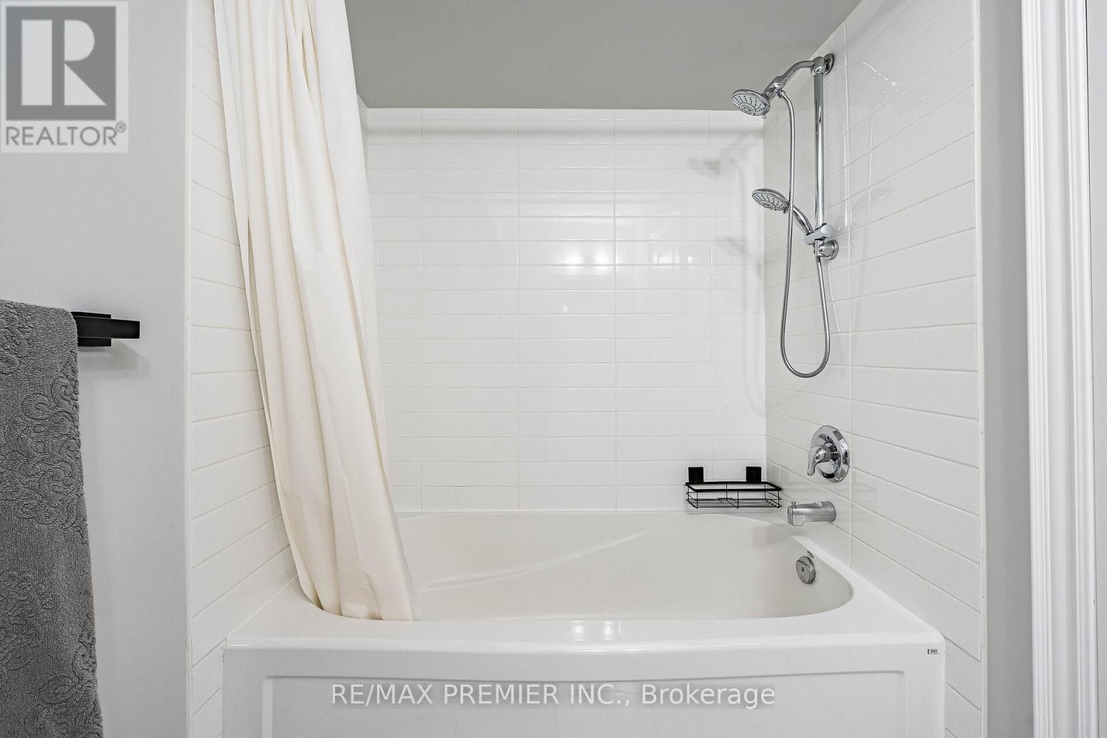 #16 8321 KIPLING AVENUE - 21