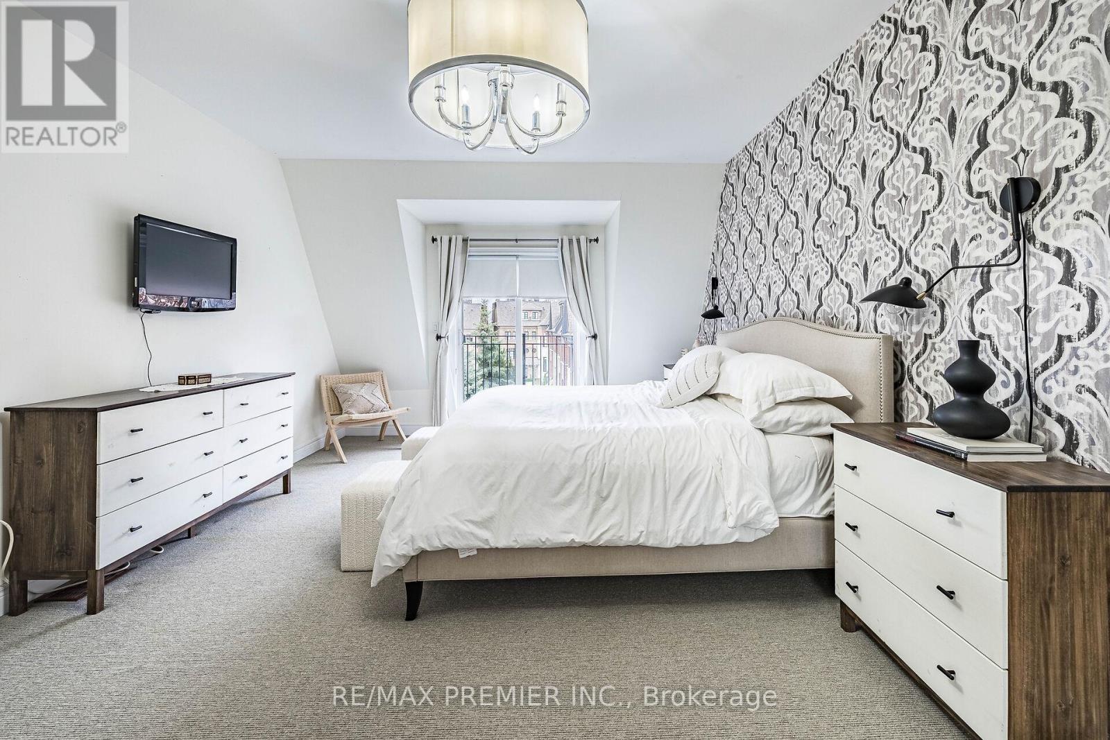 #16 8321 KIPLING AVENUE - 24