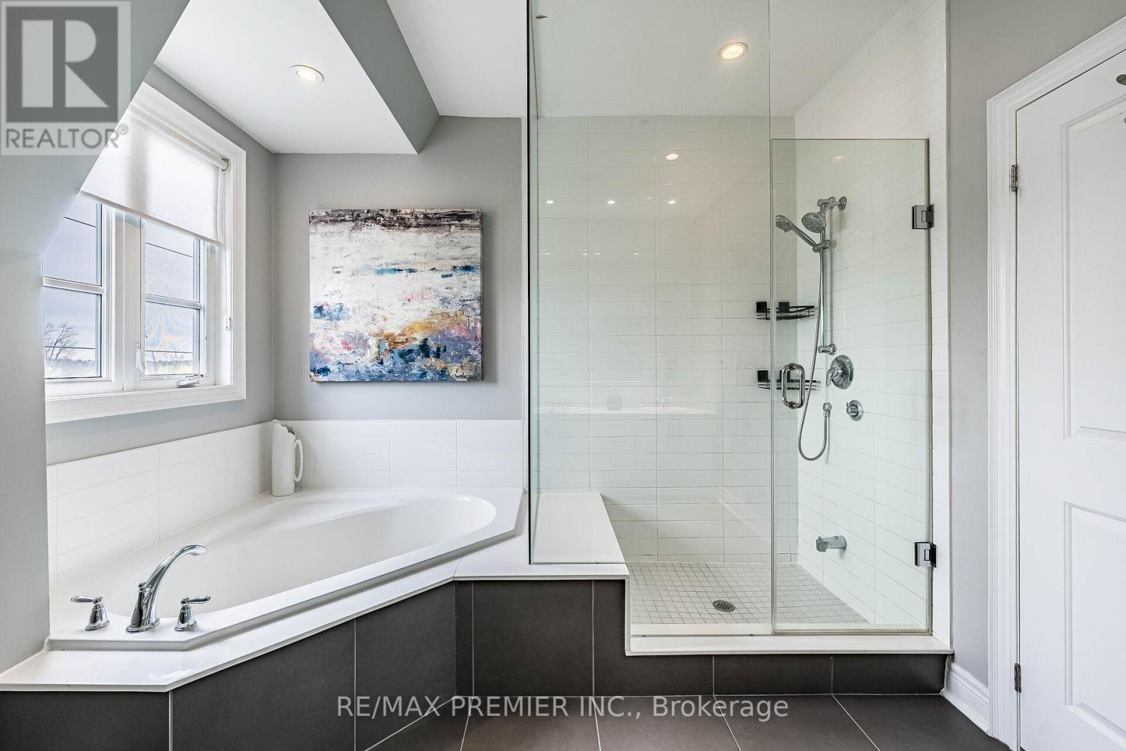 #16 8321 KIPLING AVENUE - 27
