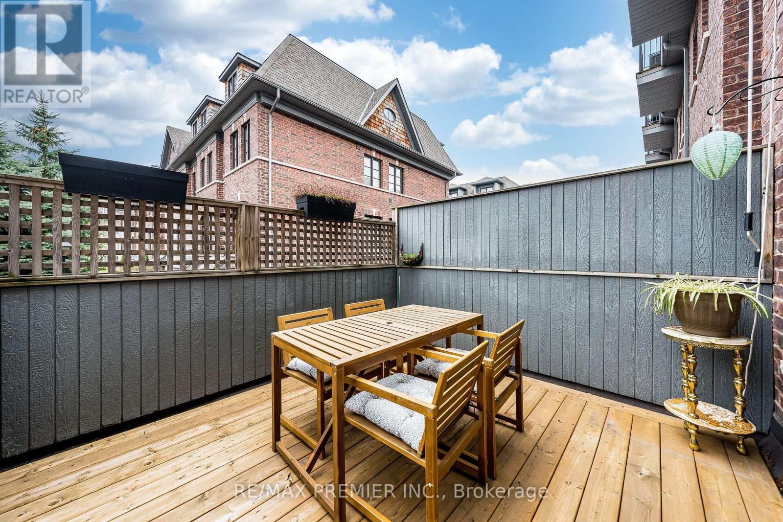 #16 8321 KIPLING AVENUE - 31