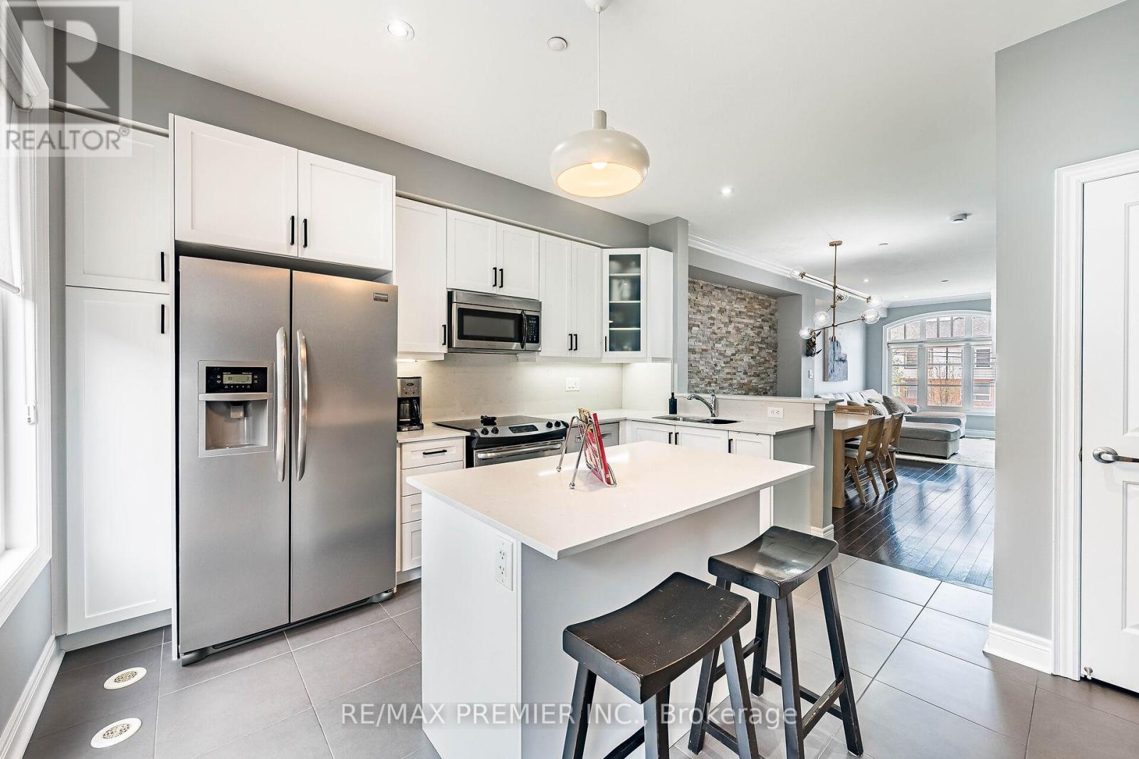 #16 8321 KIPLING AVENUE - 5