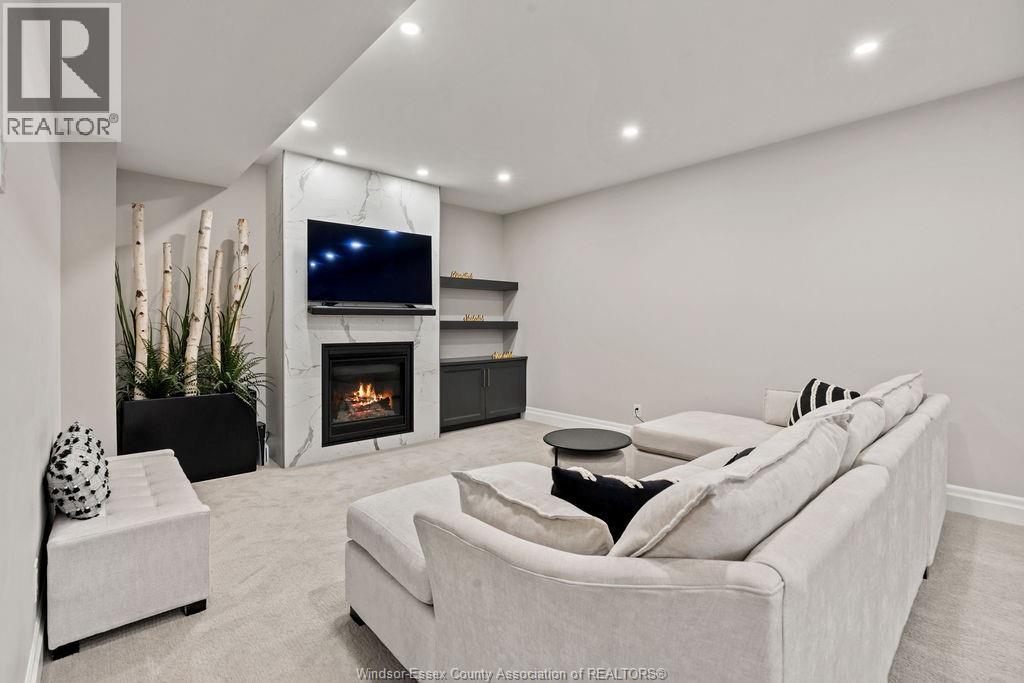 258 XAVIER CIRCLE, Lakeshore, Ontario, N8N0J3 — Photo 4