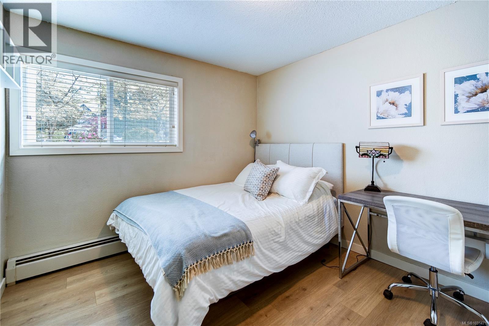 101 3800 Quadra St, Saanich
