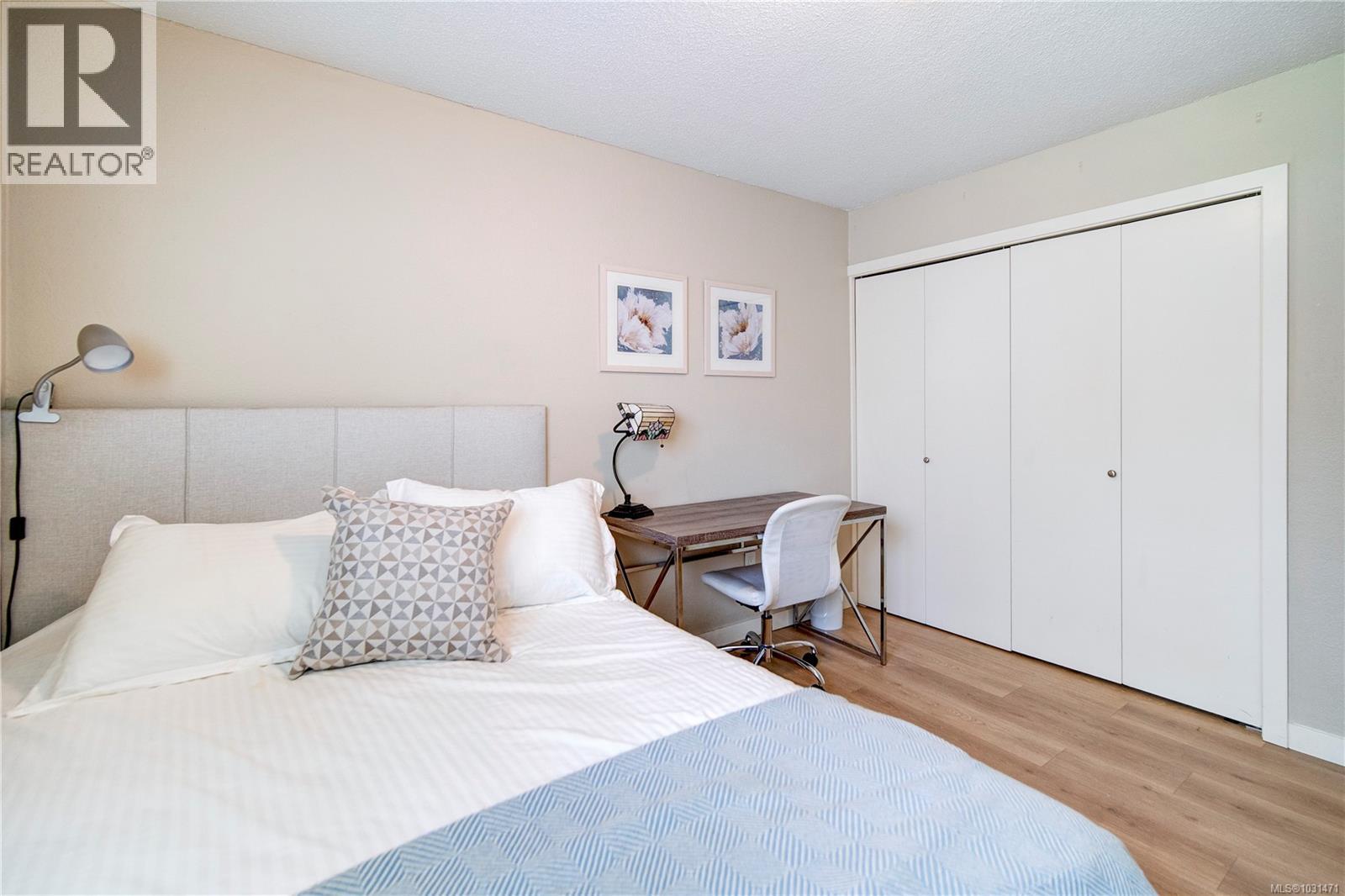 #101 3800 Quadra St - 14