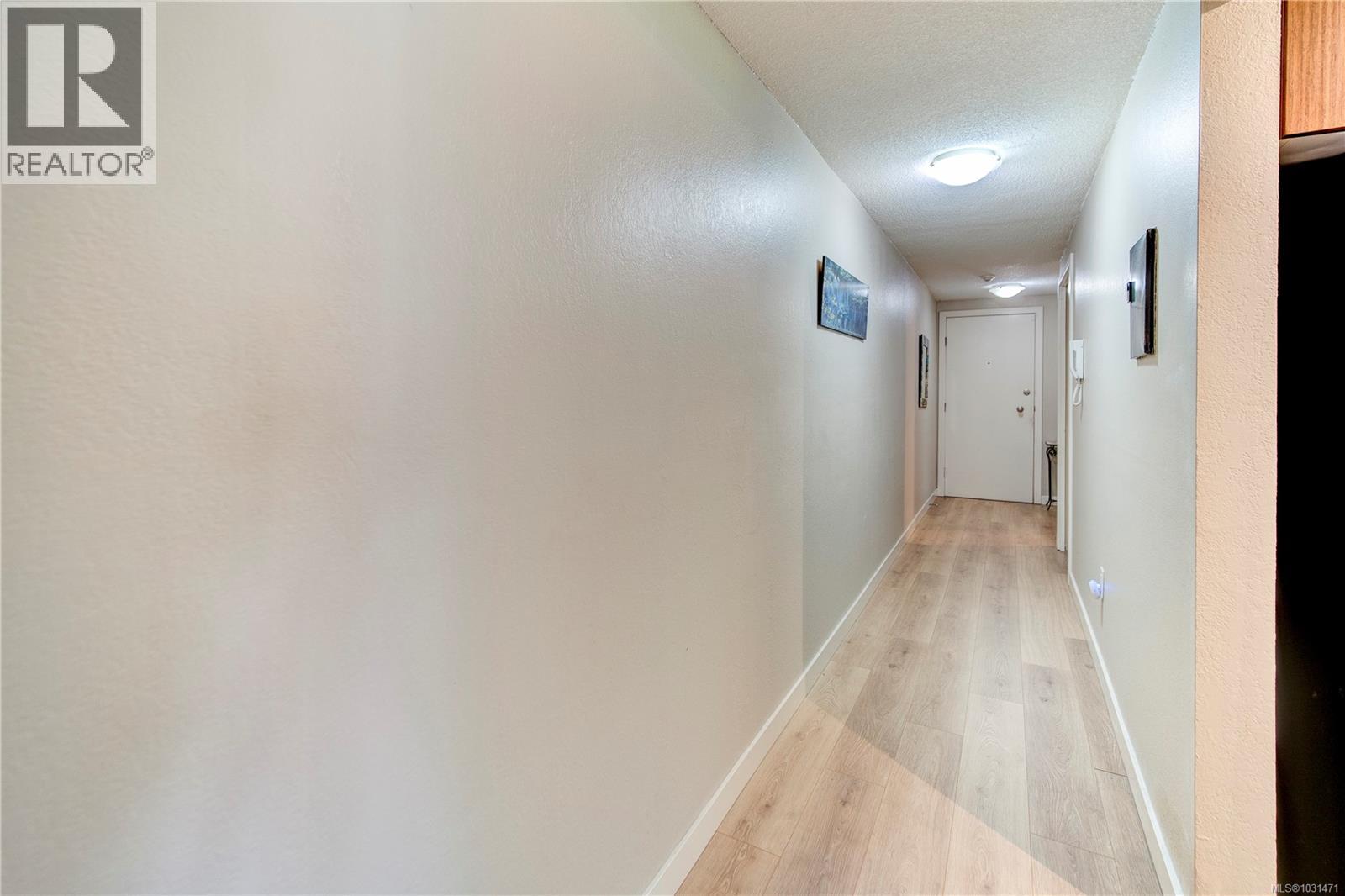 #101 3800 Quadra St - 18