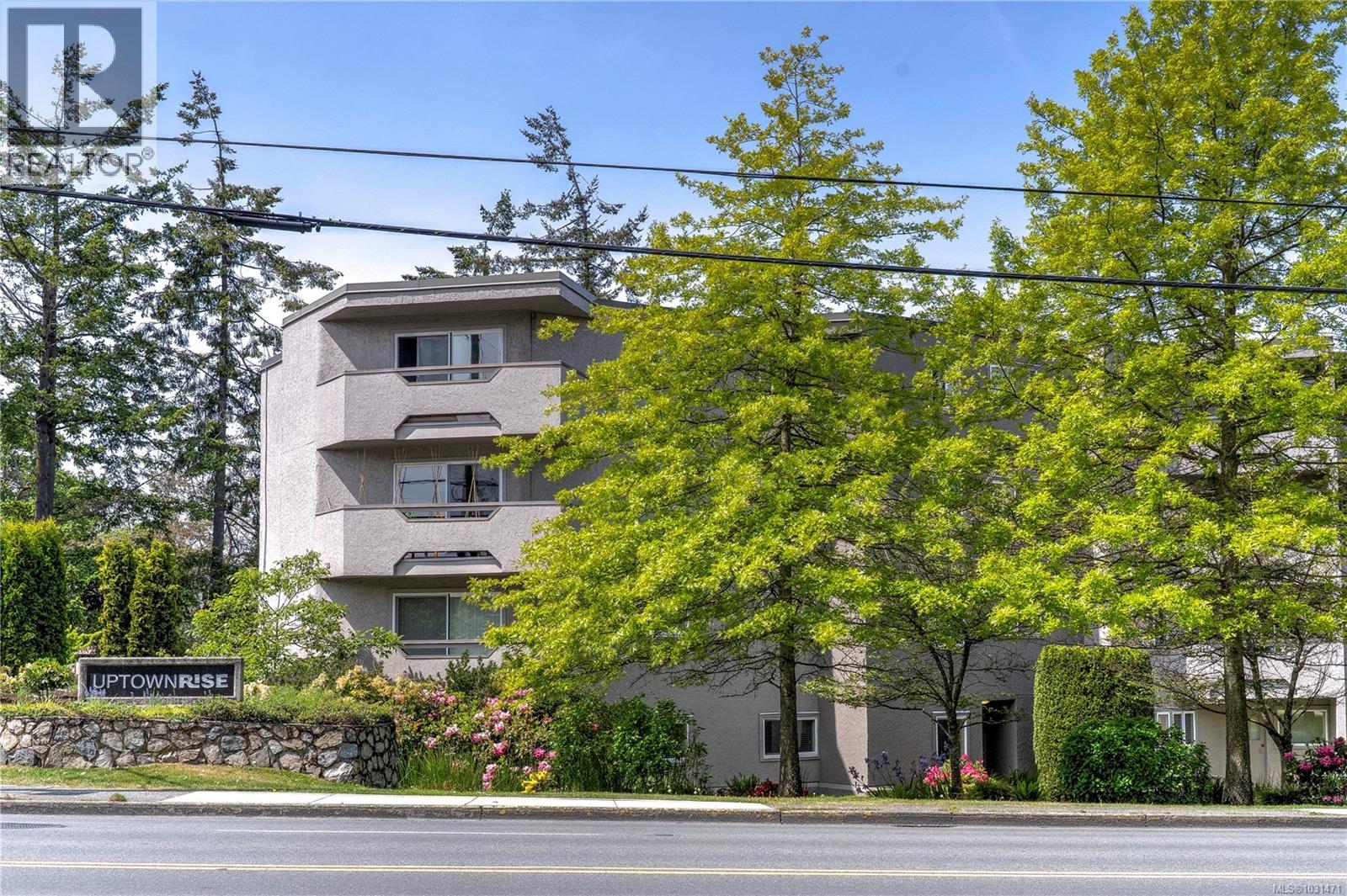 101 3800 Quadra St, Saanich