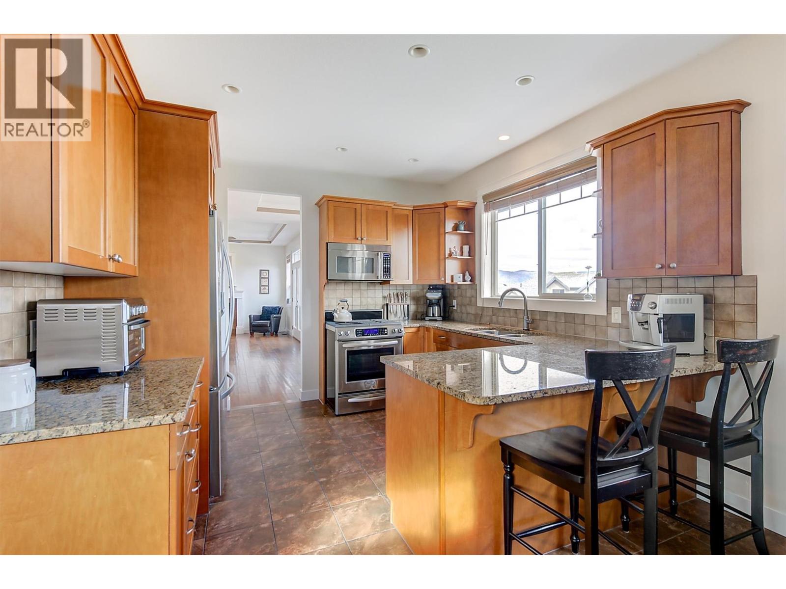  737 Kuipers Crescent, Kelowna