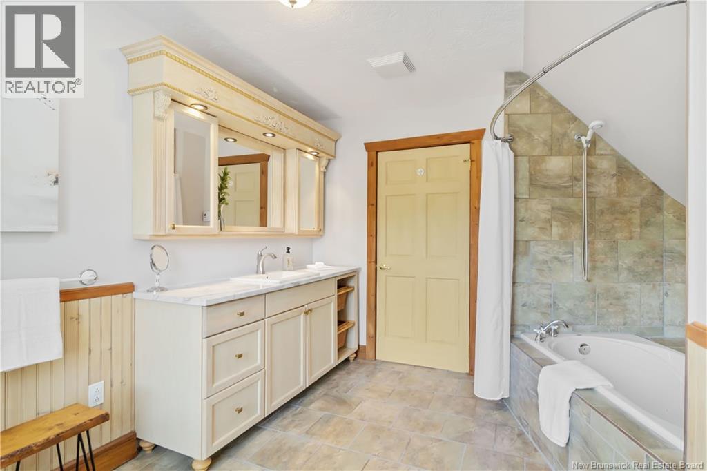 102 Weldon Street - 25