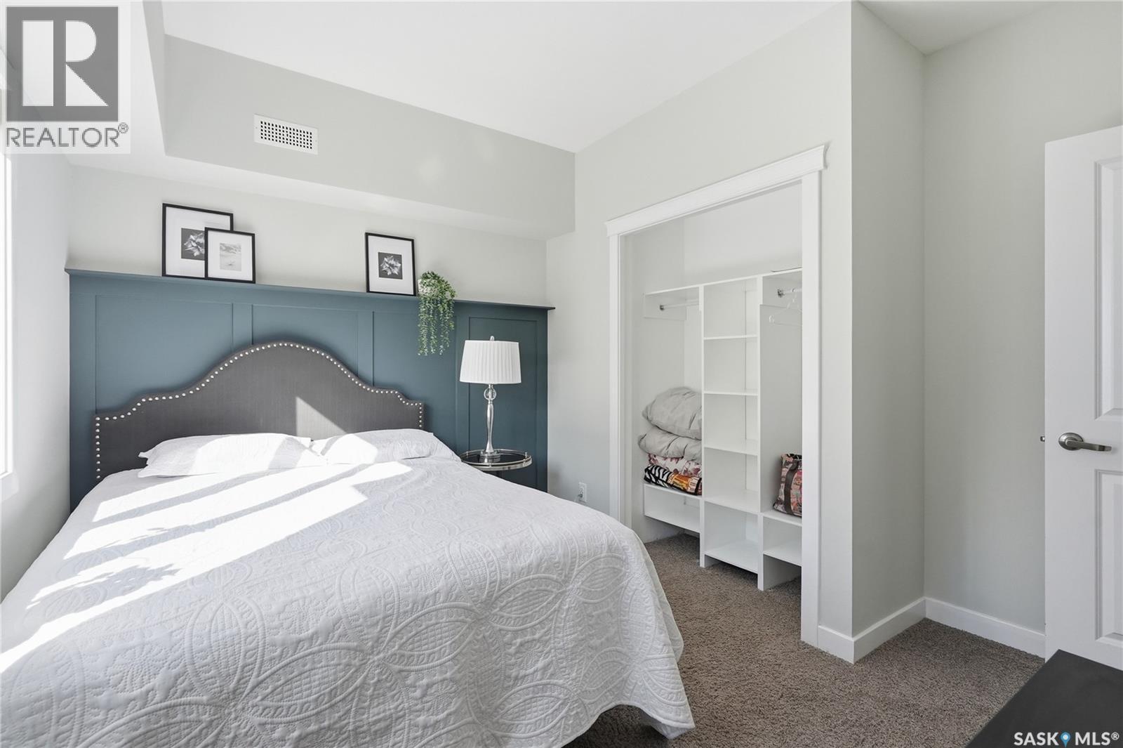 #101 110 Hampton CIRCLE - 25