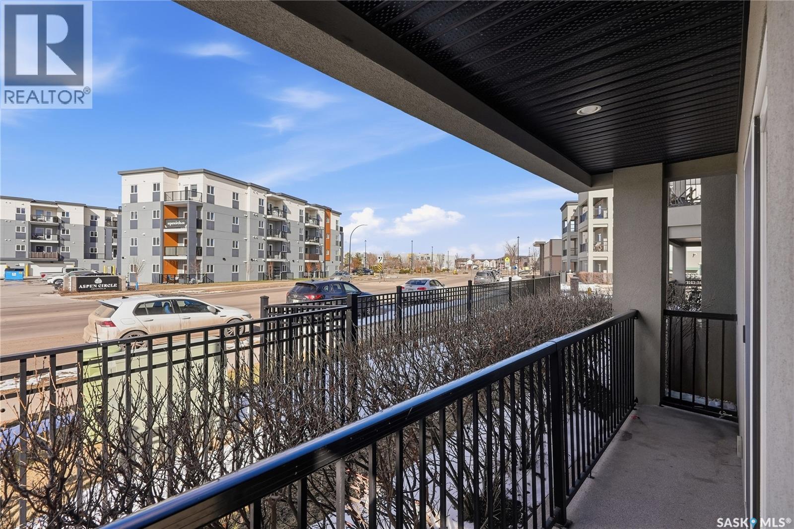 #101 110 Hampton CIRCLE - 29