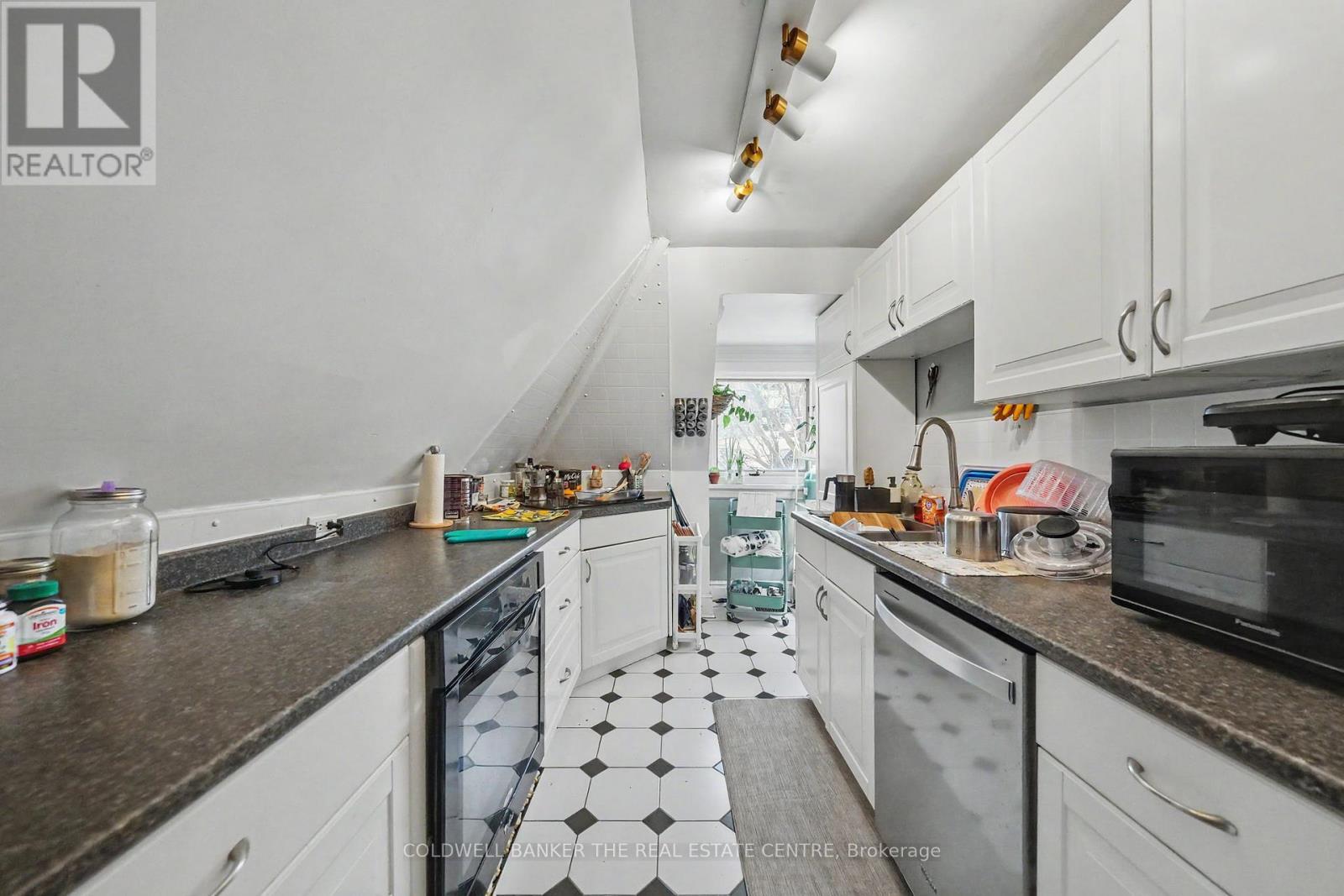 #3+ 413 SHERBOURNE STREET E - 33
