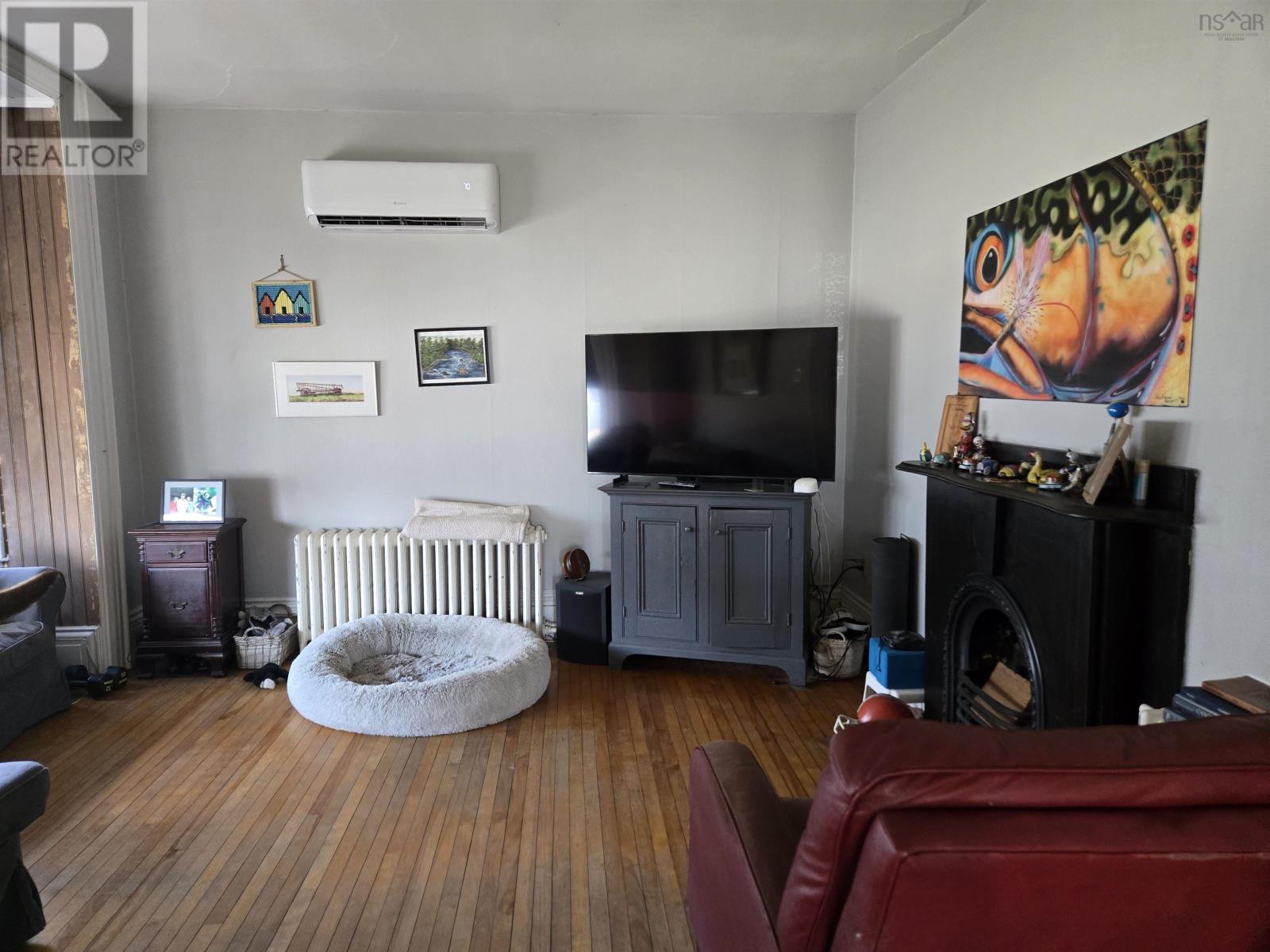 Property 25 of 28 of 99 Main Street