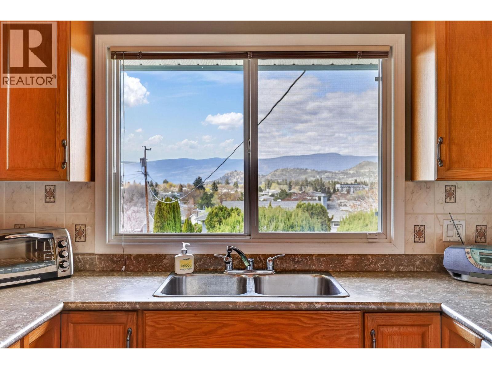 465 Seaford Road, Kelowna