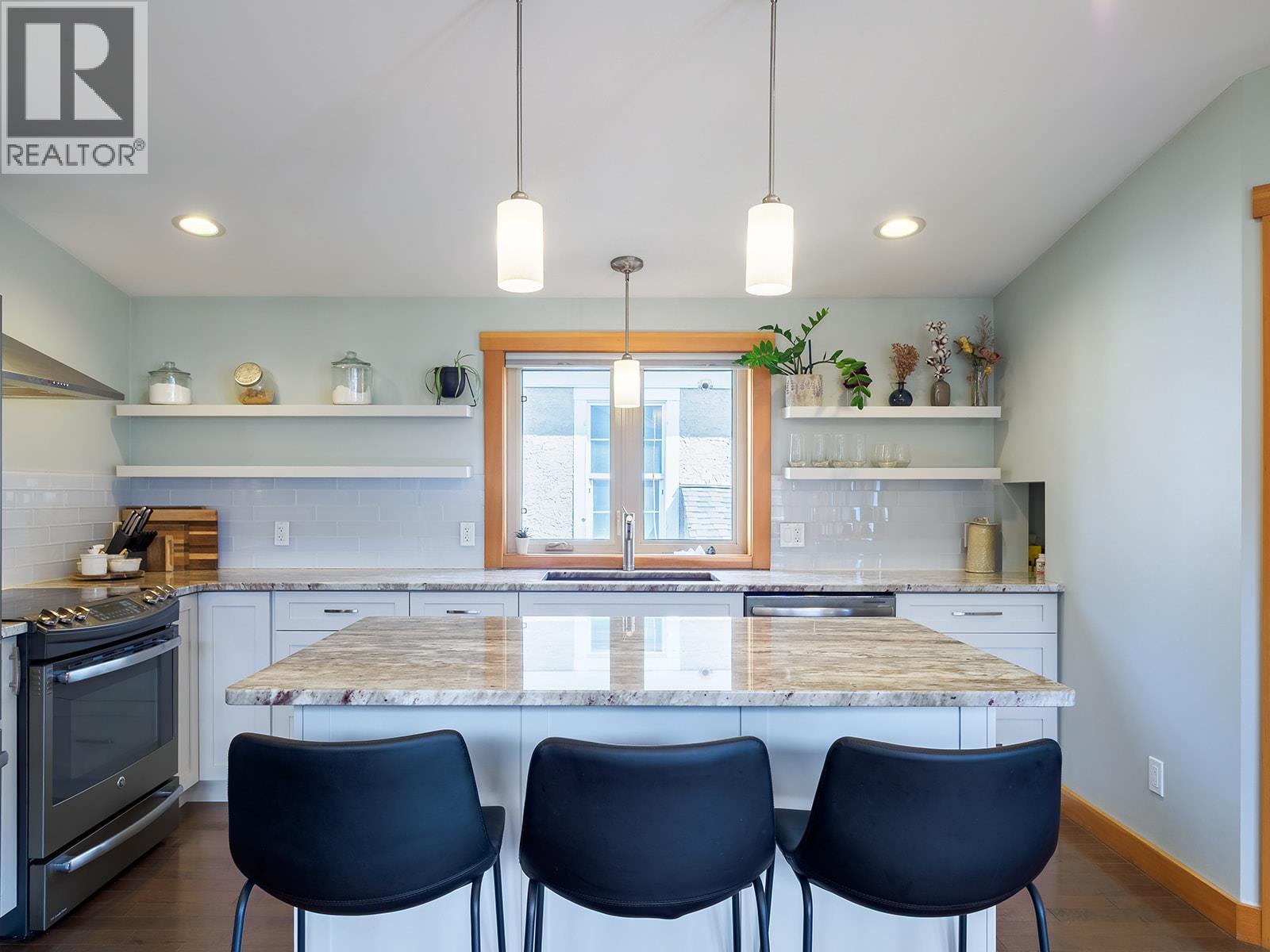 908 12th Street S - 7