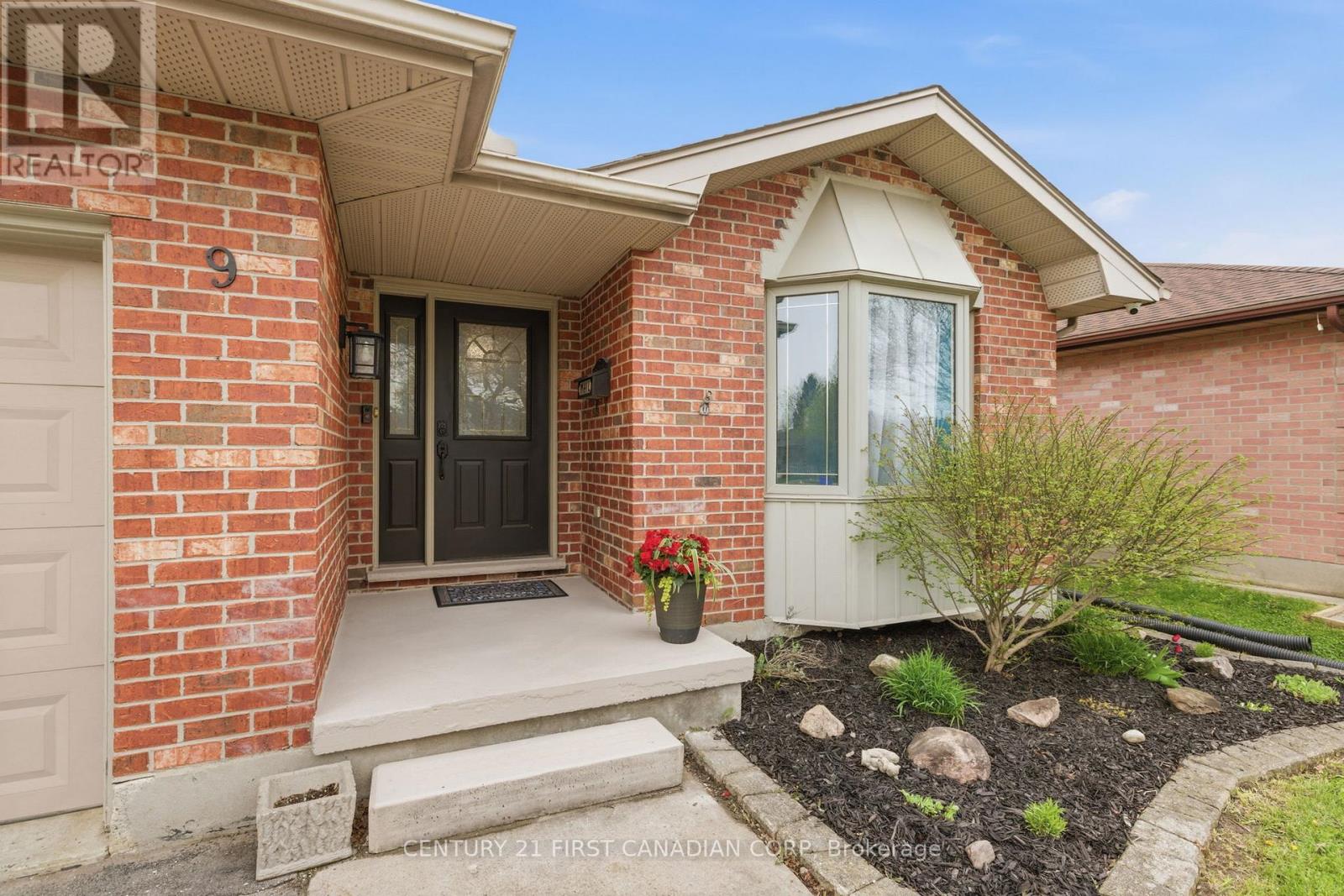 9 BONAPARTE LANE - Image 3
