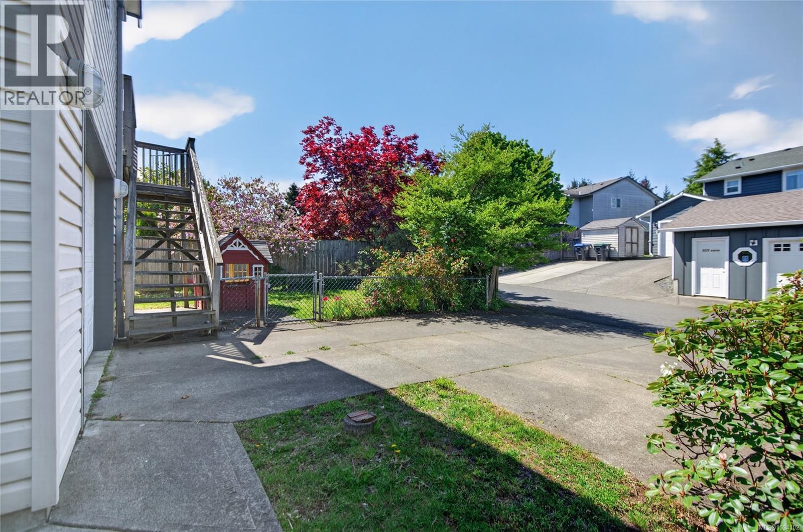 1270 Noel Ave - 46
