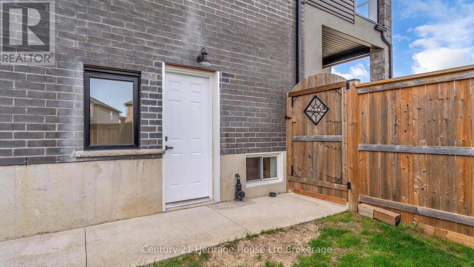 1411 SANDBAR STREET - 37