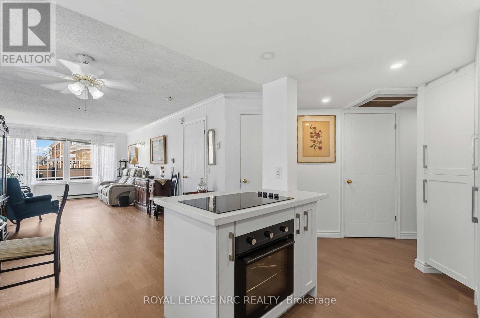 #121 3420 FREDERICK AVENUE - 16