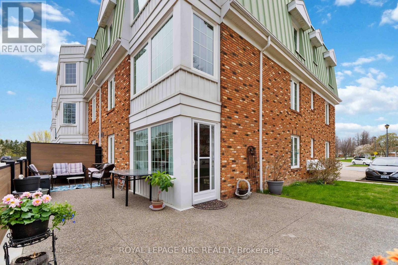#121 3420 FREDERICK AVENUE - 20