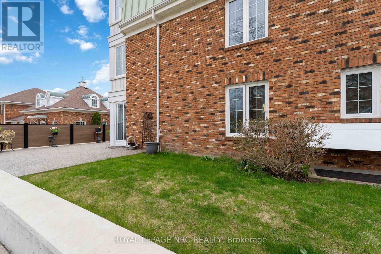 #121 3420 FREDERICK AVENUE - 27