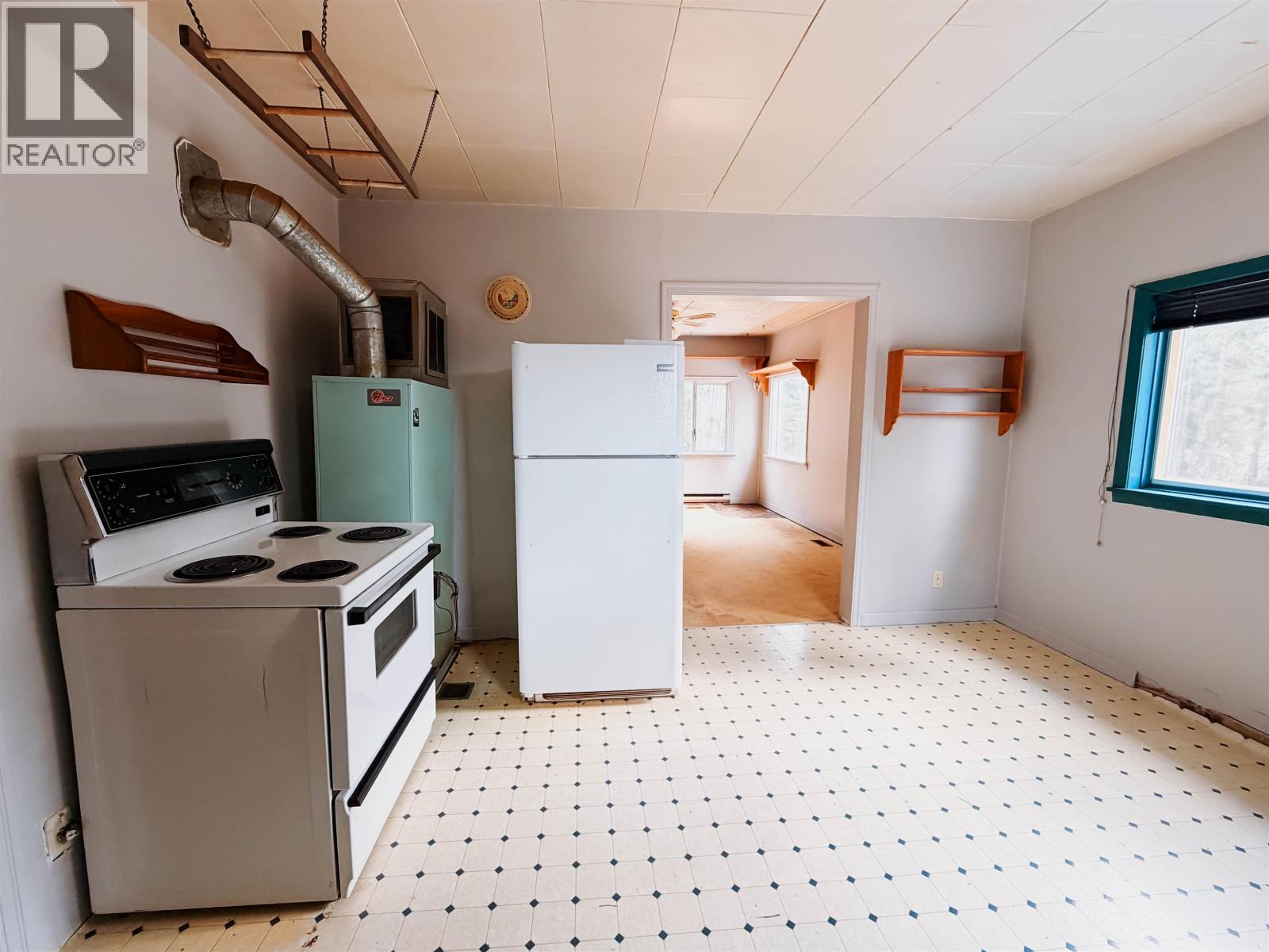 291 HIXON CREEK ROAD - 10