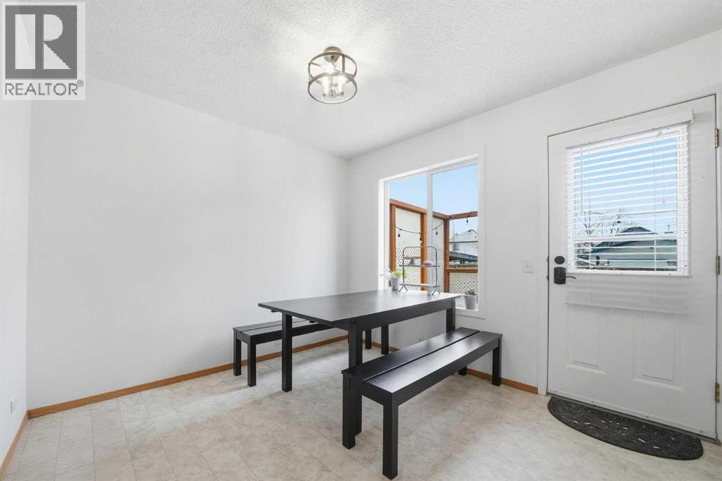 68 Bridleridge Gardens SW — photo 8