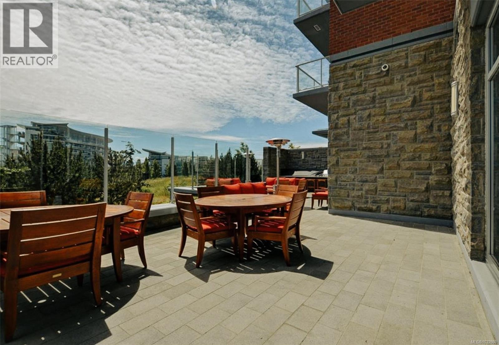 205 100 Saghalie Rd, Victoria