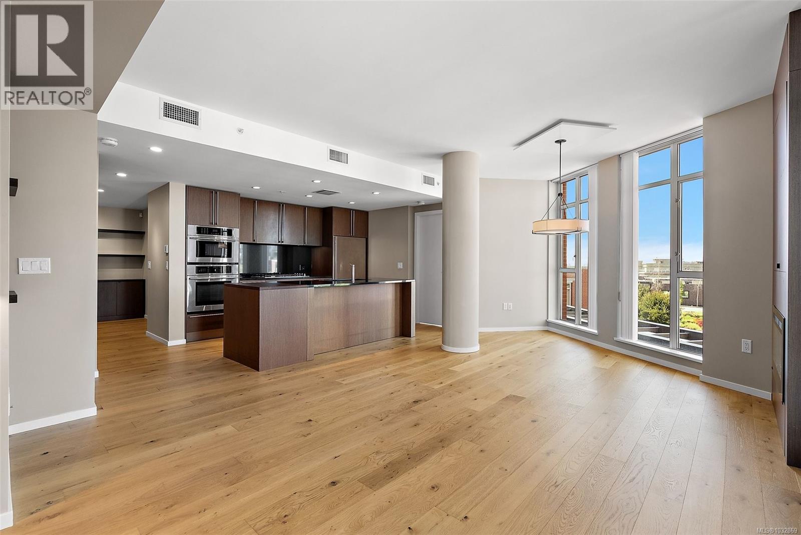 205 100 Saghalie Rd, Victoria