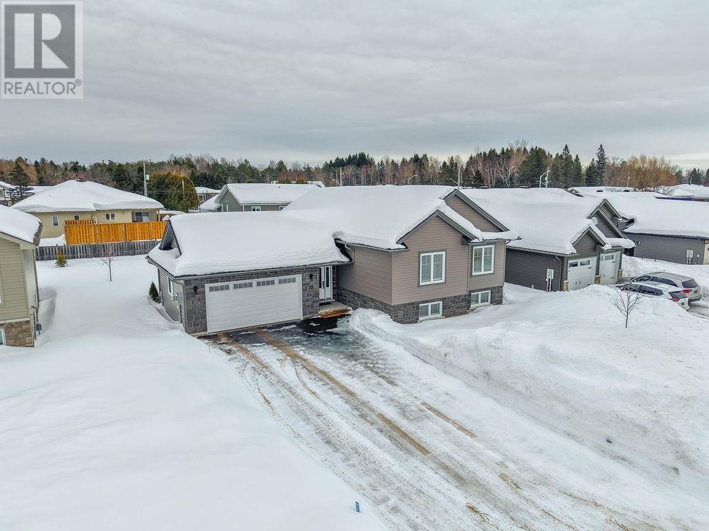 119 Chatfield DR, Sault Ste. Marie, Ontario, P6A0B5 — Photo 3