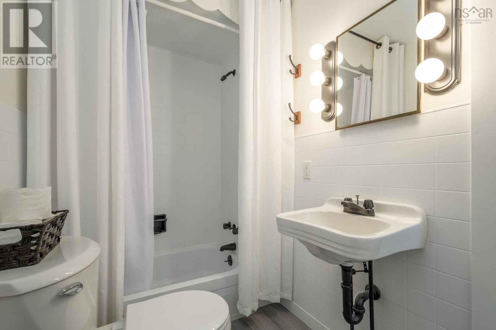 Property 25 of 44 of 3605 Highway 1