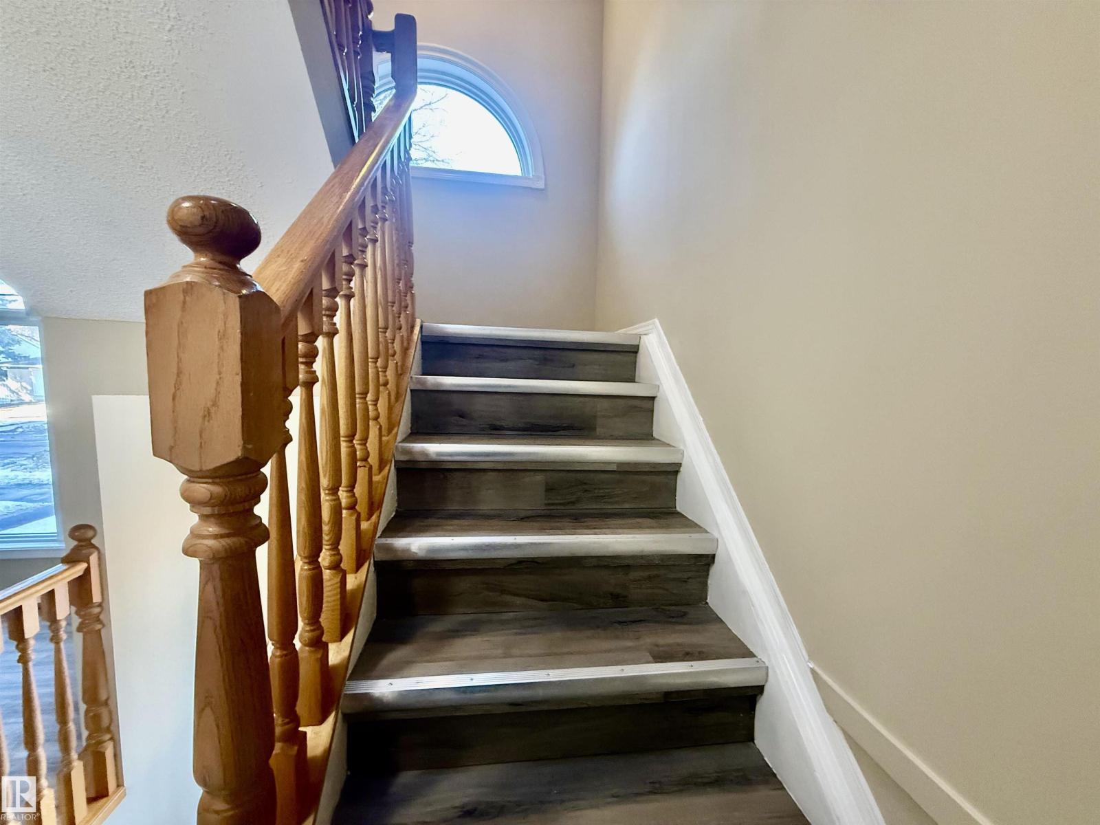 10905 74 AV NW - 18