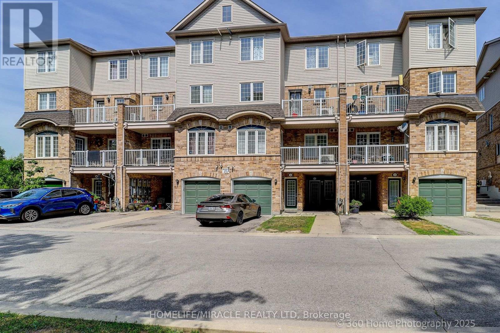 Listing photo of 35 - 42 PINERY TRAIL