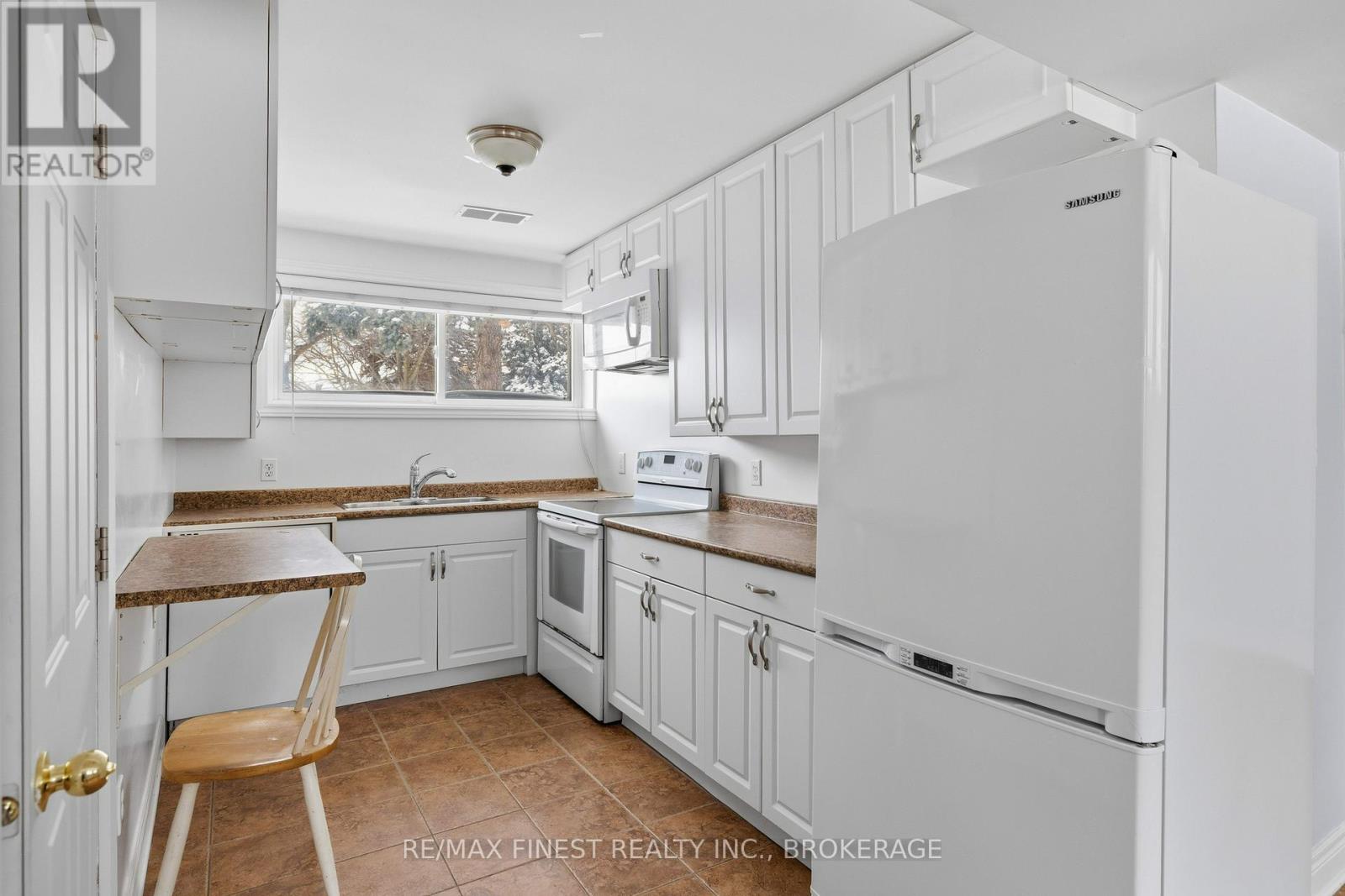 337 AVENUE ROAD - 32