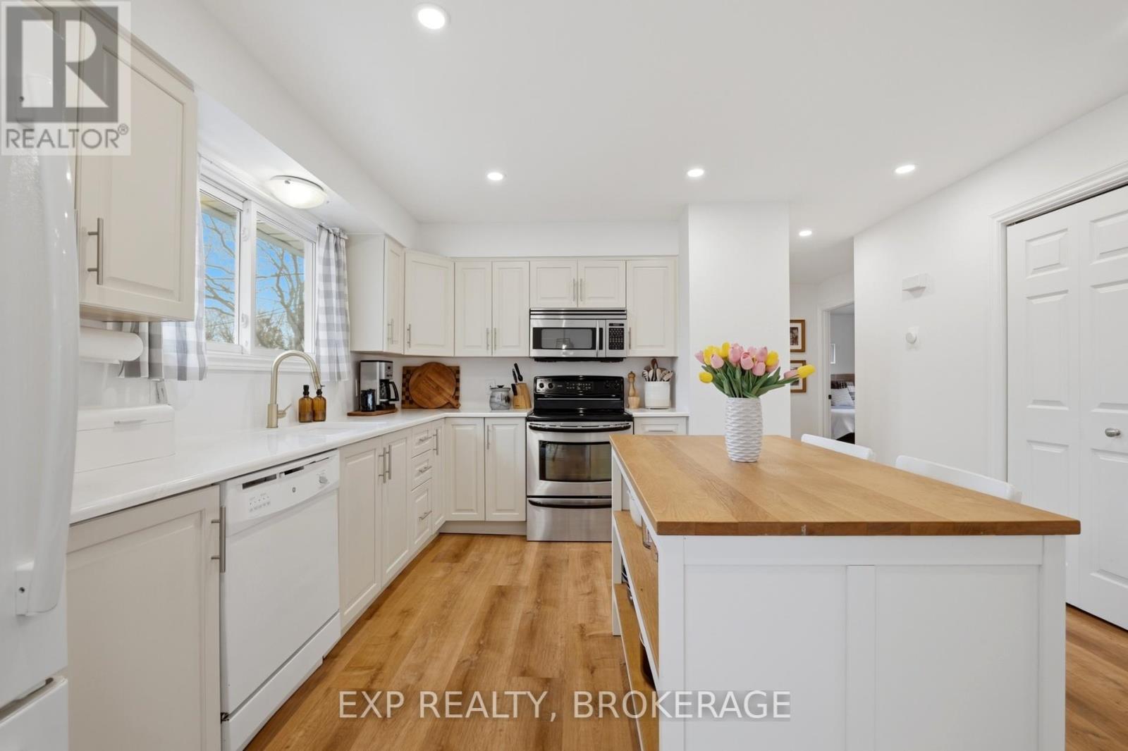 789 AYLMER CRESCENT - 12