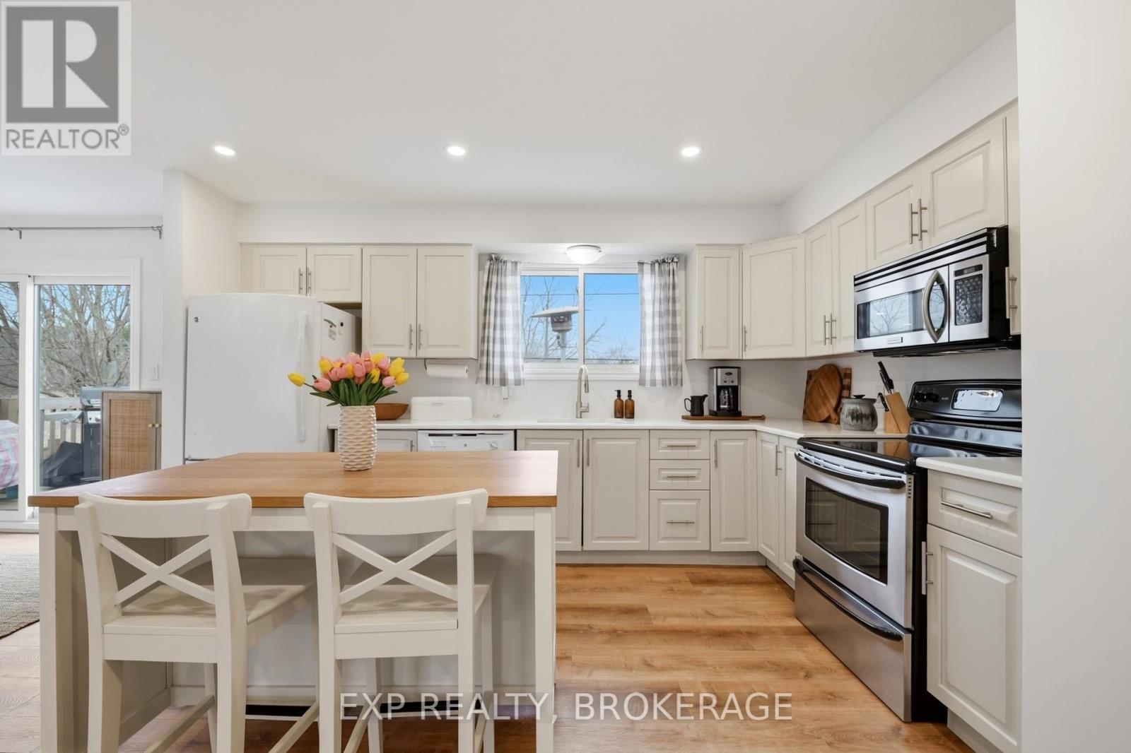 789 AYLMER CRESCENT - 11