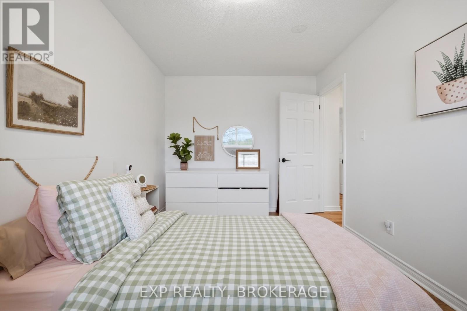 789 AYLMER CRESCENT - 21