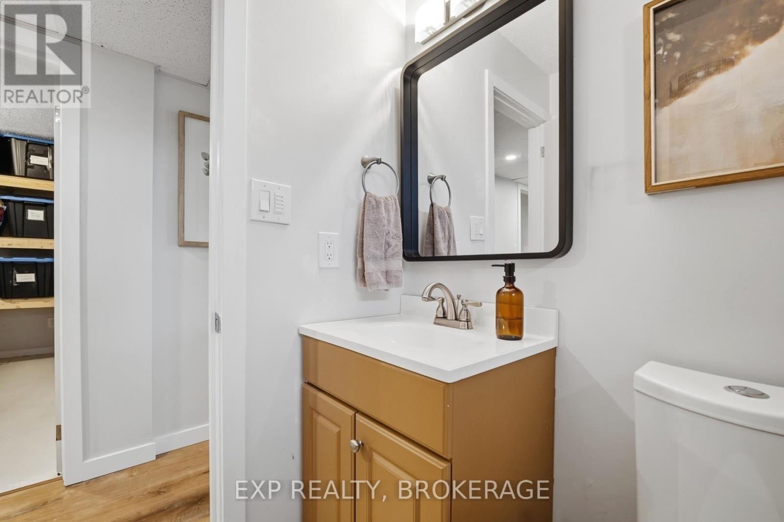 789 AYLMER CRESCENT - 37