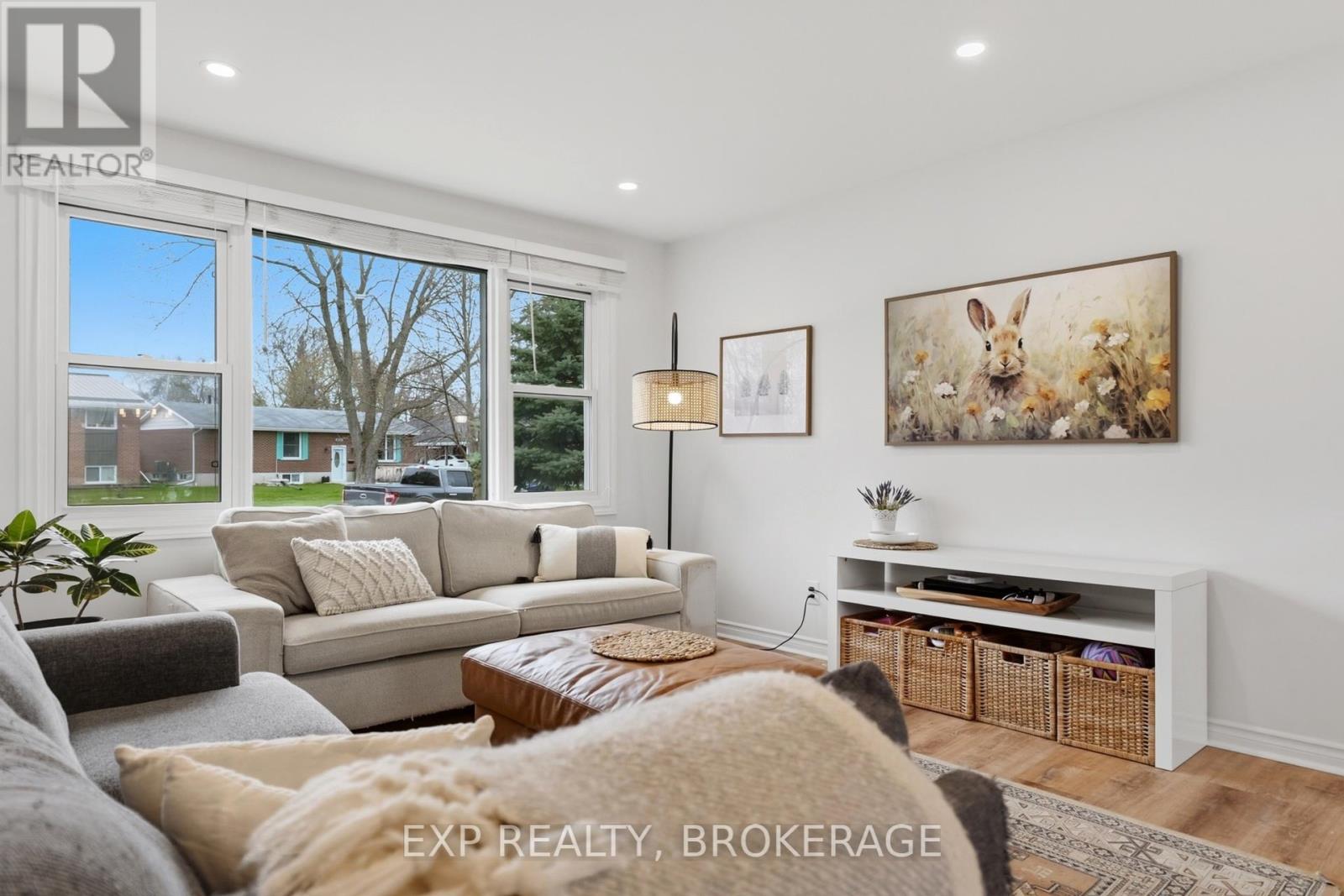 789 AYLMER CRESCENT - 8