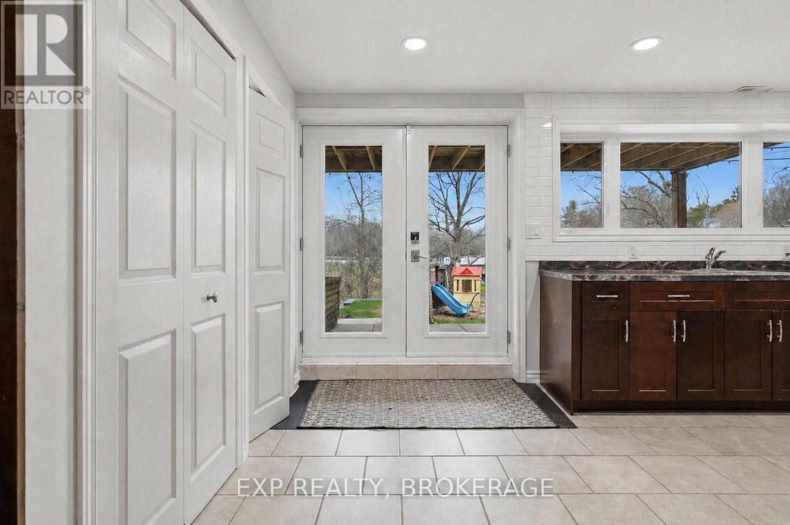 789 AYLMER CRESCENT - 26