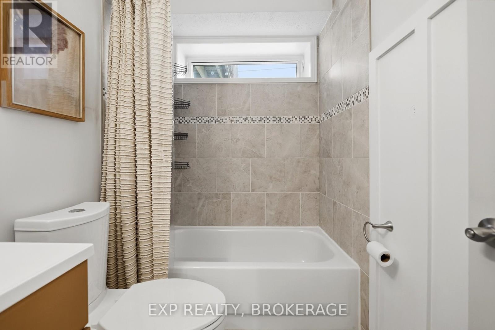 789 AYLMER CRESCENT - 34