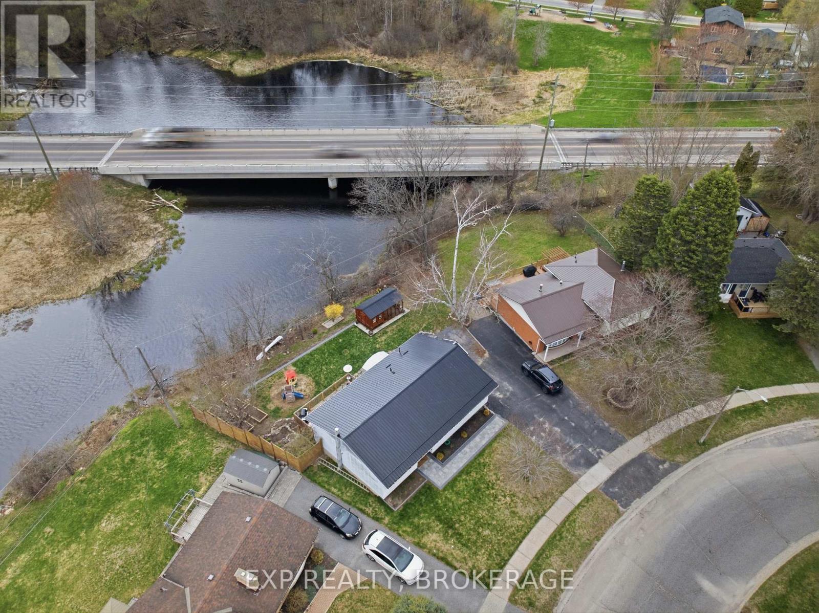789 AYLMER CRESCENT - 5