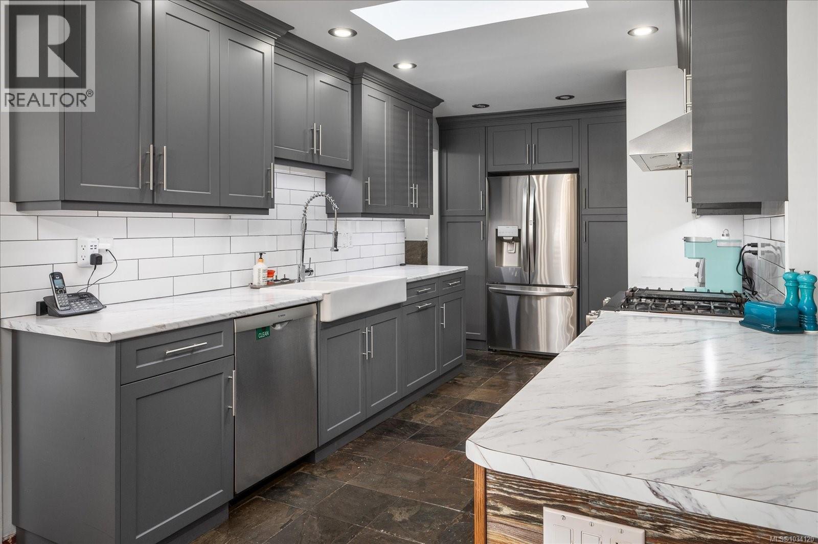 532 Banks Ave W - 13