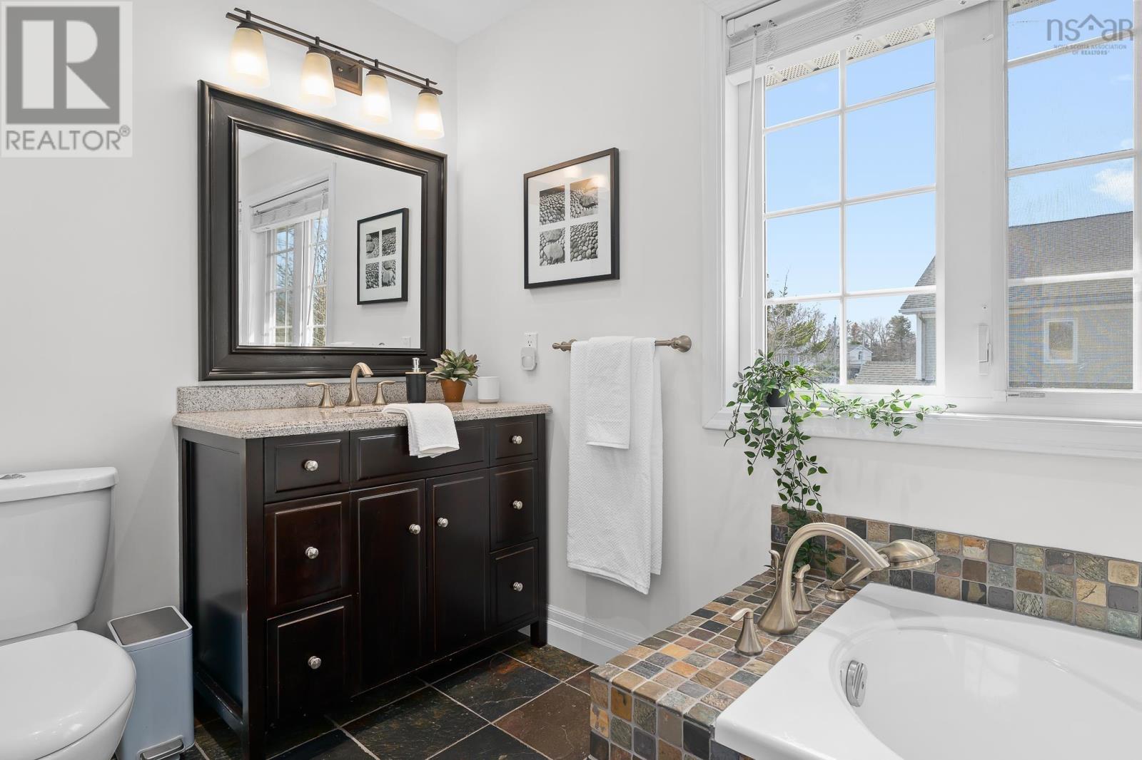 Property 28 of 40 of 606 Basinview Drive