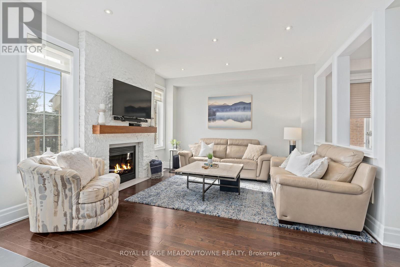 10 SILVER POND DRIVE - 13