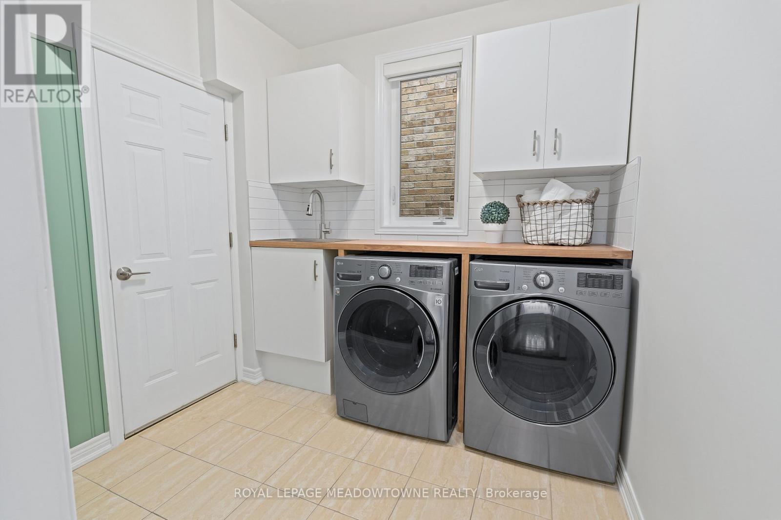 10 SILVER POND DRIVE - 20