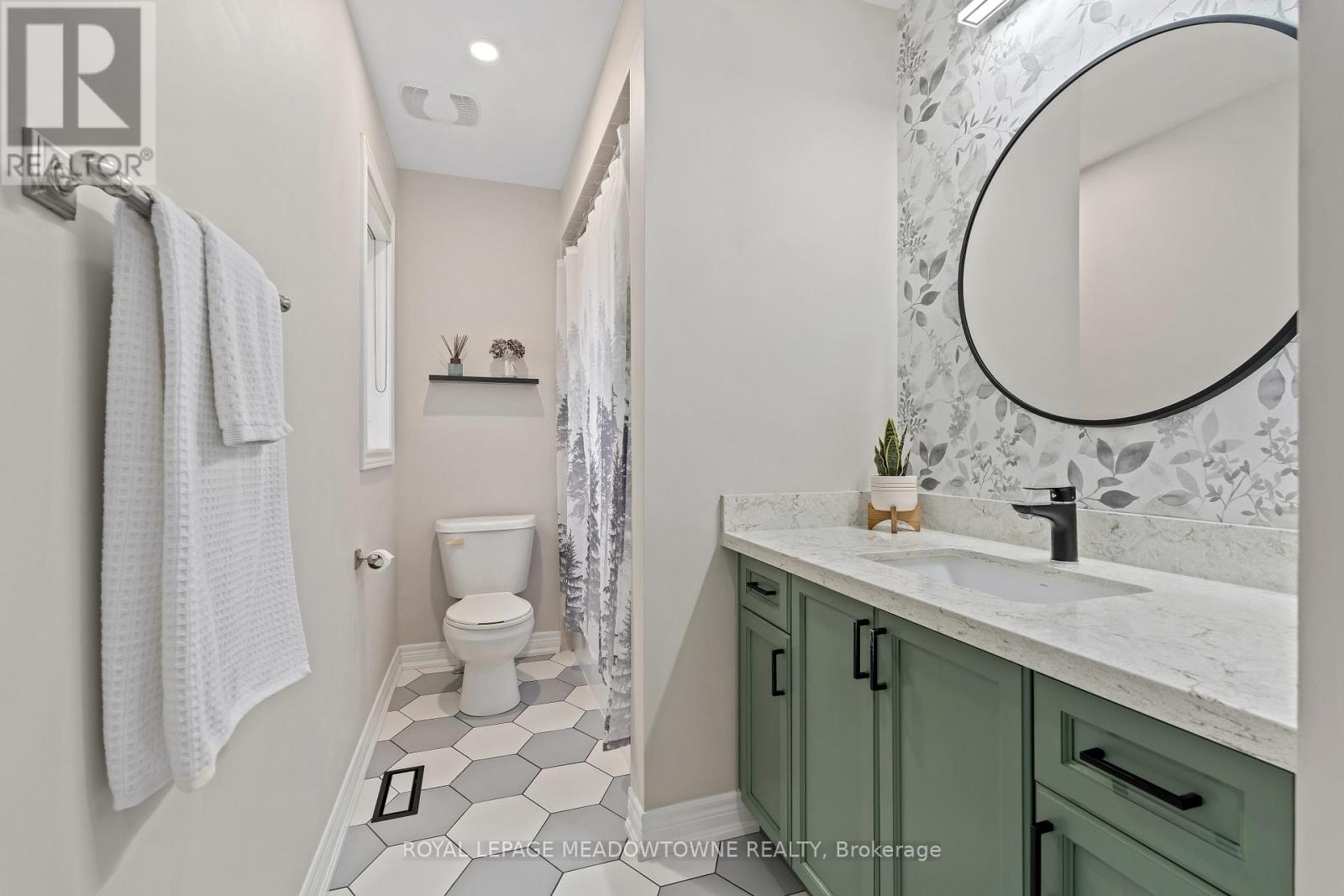 10 SILVER POND DRIVE - 30