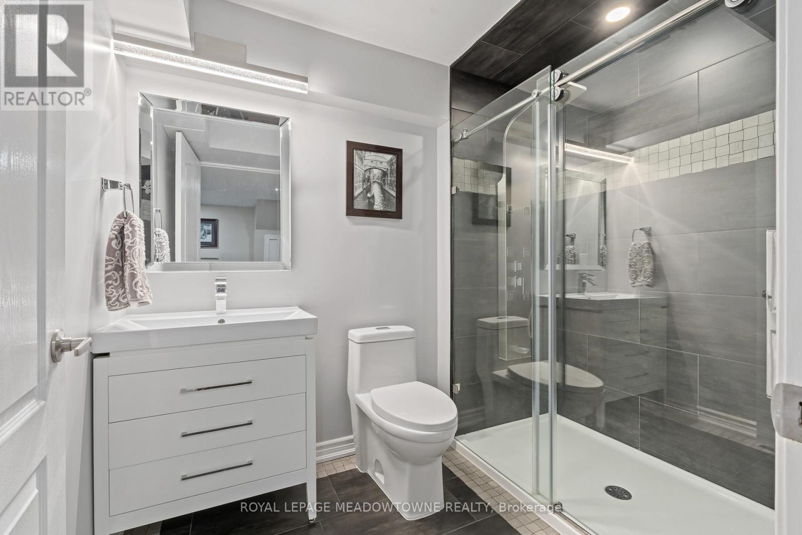 10 SILVER POND DRIVE - 36