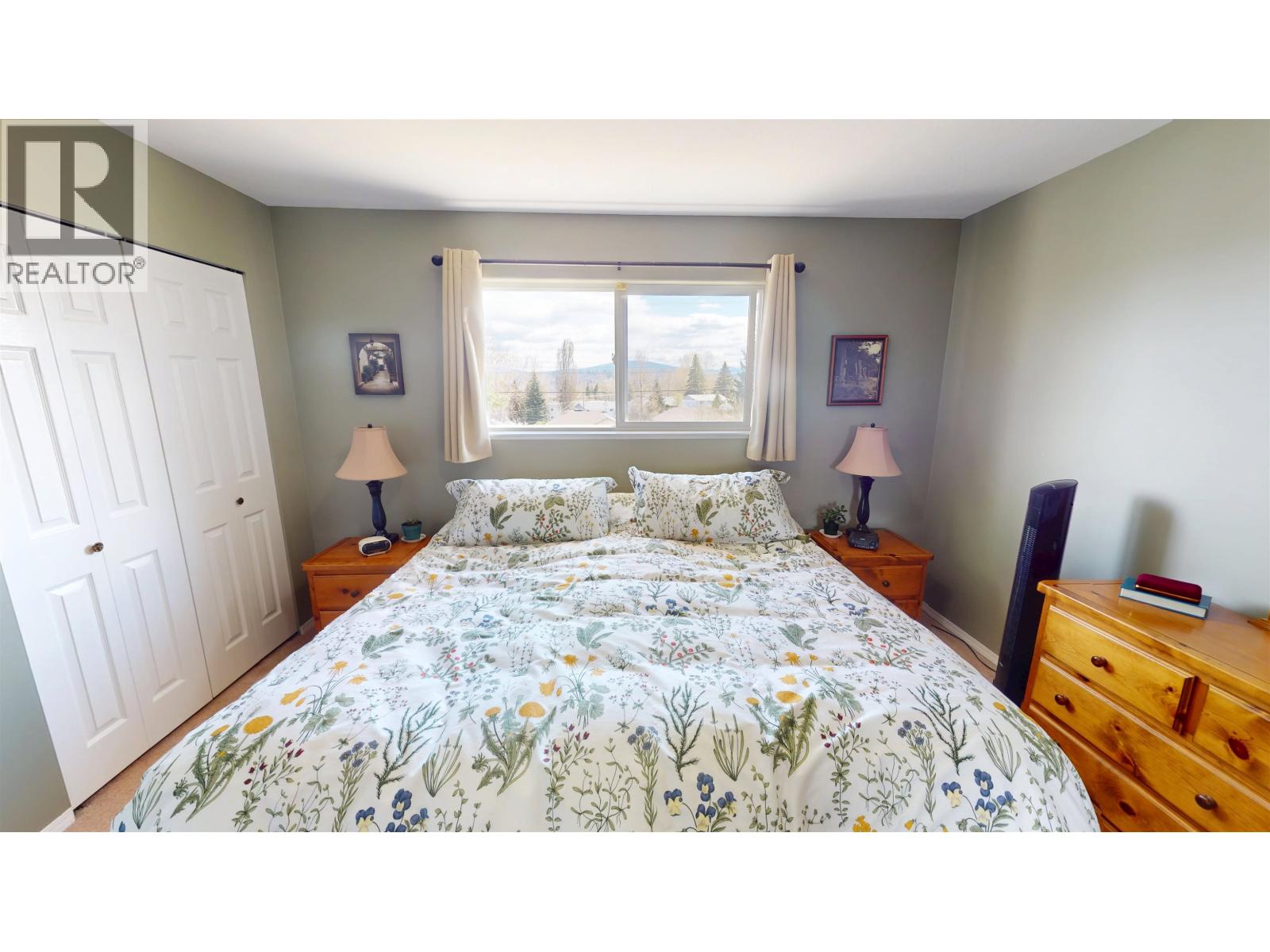 570 PIERCE CRESCENT - 18